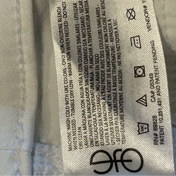 Gloria Vanderbilt women’s size 12. Shape Effect high rise capri pants. Pull on - Picture 6 of 6